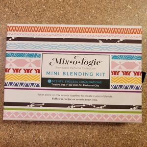 Mix-o-logie Mini Blending Kit